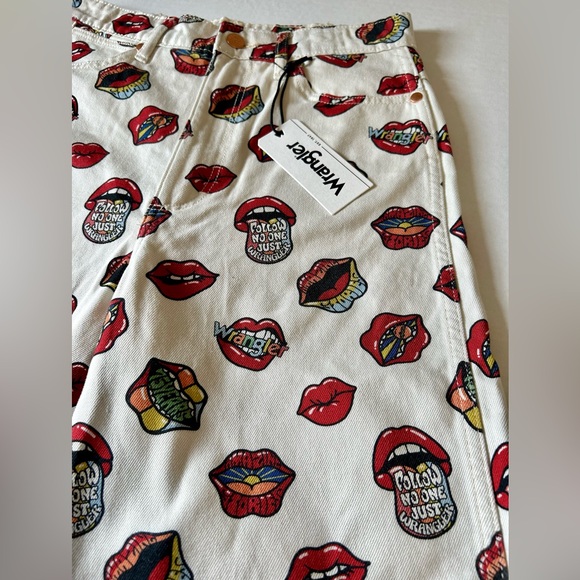 Wrangler Barrel 652 High Rise Jeans, Read My Lips print, NWT - Picture 4 of 8